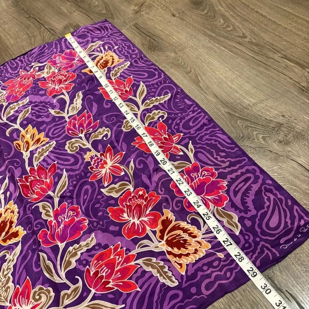 Oscar de la Renta Silk Scarf Purple Paisley Floral Made In Japan Vintage Luxury